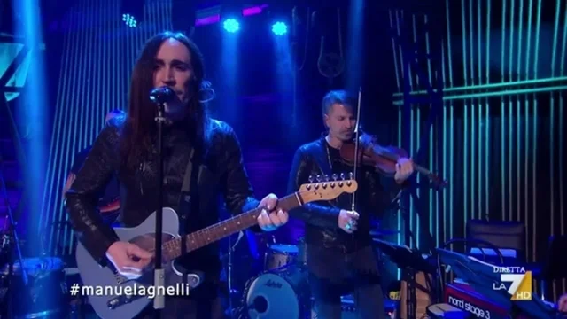 Manuel Agnelli canta "Venus in Furs" dei Velvet Underground con la #propagandaorkestra