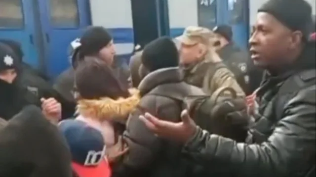 Ucraina: Unione africana denuncia maltrattamenti di africani che tentano di scappare