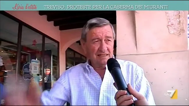 Treviso proteste per la caserma dei migranti