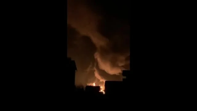 Ucraina: l'esercito russo ha bombardato un deposito di petrolio a 30km da Kiev