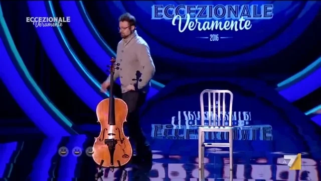 Per Diego non c'è spazio per Luca Russo Rossi 'fai meglio il violoncellista che il comico'