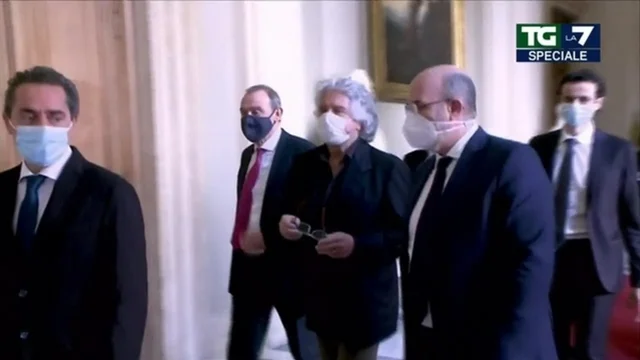 La delegazione del M5S guidata da Beppe Grillo incontra Mario Draghi
