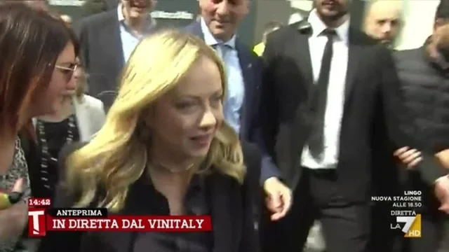 Via Rasella, Meloni in diretta: "La Russa ha fatto un errore, su queste cose ci fate camminare i treni"