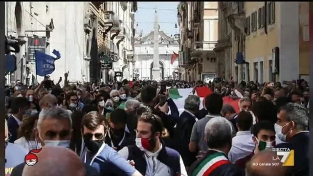 Manifestazione 2 giugno, Ministro Speranza: "Chi rappresenta le Istituzioni dovrebbe trasmettere messaggi di prudenza"