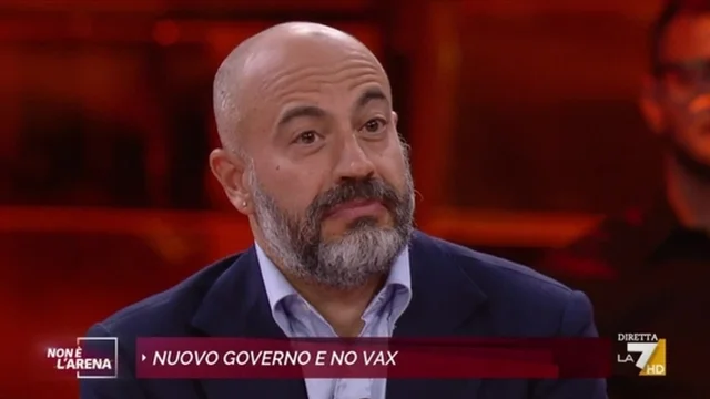 Paragone sul reintegro dei medici no vax: "La Meloni ci deve dire se cancellerà le multe"