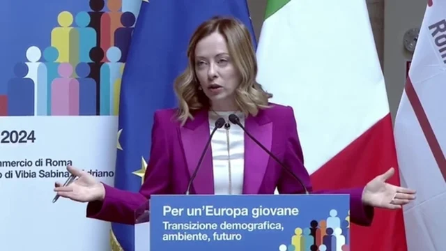 Giorgia Meloni: "L'utero in affitto è una pratica disumana, sostengo legge su reato universale"