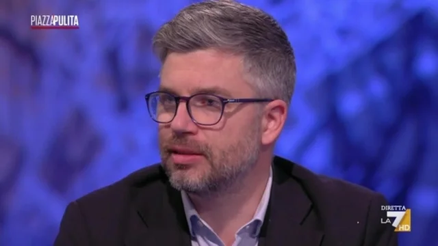 Stefano Feltri: “Tutto ciò che Trump ha detto su Epstein si è rivelato falso”