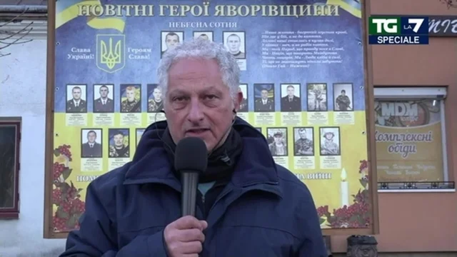 Ucraina, situazione tesa al confine con la Polonia dopo i bombardamenti alla base di Yavoriv. Mosca conferma: "Uccisi mercenari stranieri"