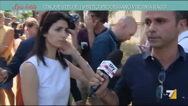Cinque Stelle, i vertici processano Virginia Raggi