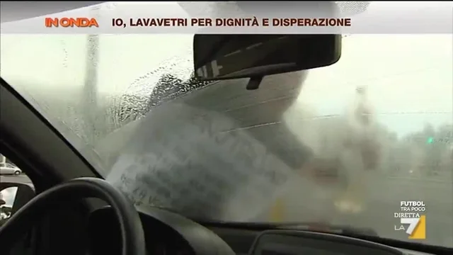 Io, lavavetri per dignità e disperazione