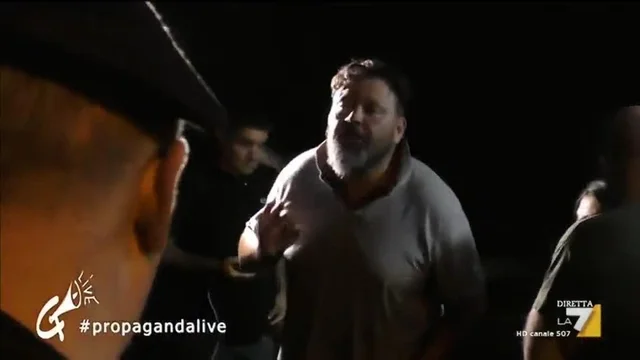 Propaganda Live - L'arrivo dei migranti della Diciotti a Rocca di Papa