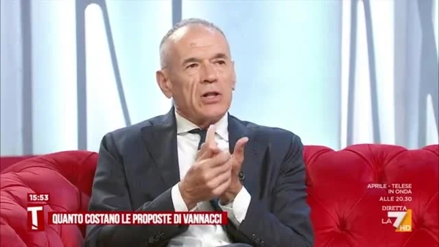 Cottarelli risponde a Vannacci: "Non fa il ragioniere? Abbia almeno il coraggio di dire la verità"