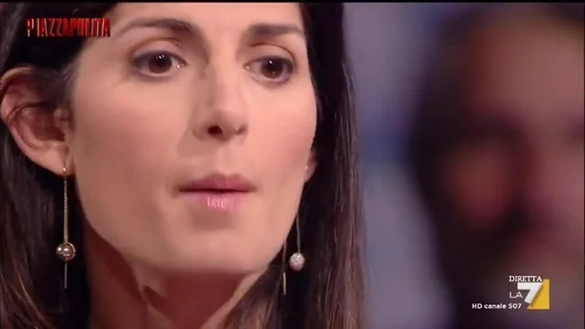 Raggi: ‘Ama aveva coltello dalla parte del manico: se mi dai fastidio ti lascio l’immondizia che cresce in città’