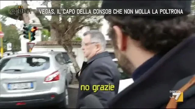 Vegas, il capo della Consob che non molla la poltrona