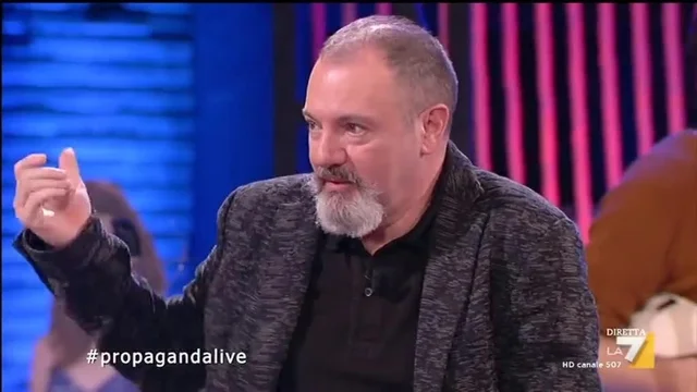 Carlo Lucarelli: ''Se dici 'reddito di cittadinanza: fatto' fai pubblicità ingannevole''
