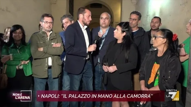 Napoli, l'occupante: "nessuna minaccia" Borrelli: "è normale chi è che non ti dice ti sparo in faccia"