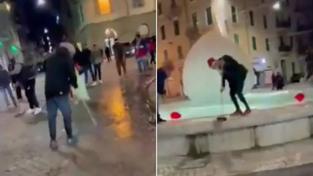 I tifosi marocchini puliscono la piazza dopo i festeggiamenti