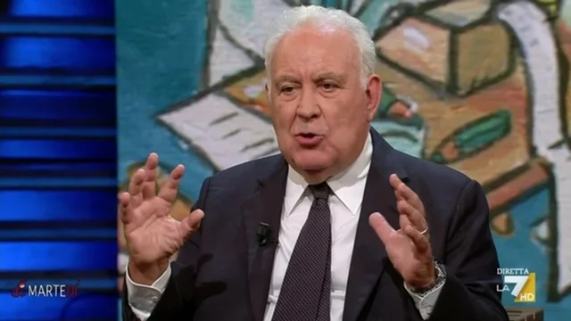 Santoro: "La Russa non è più fascista, il suo riferimento è il Marchese del Grillo..."