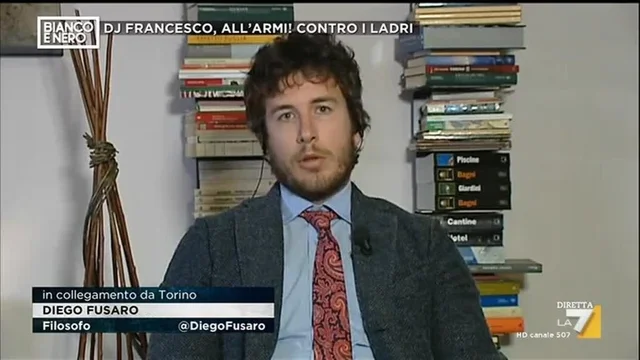 Diego Fusaro: 'Le parole di Dj Francesco sulle armi sono arroganti e fuori luogo'