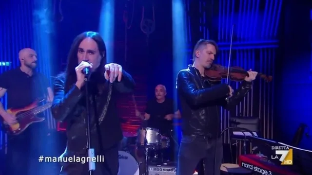 Manuel Agnelli canta "La Profondità degli Abissi" con la #propagandaorkestra