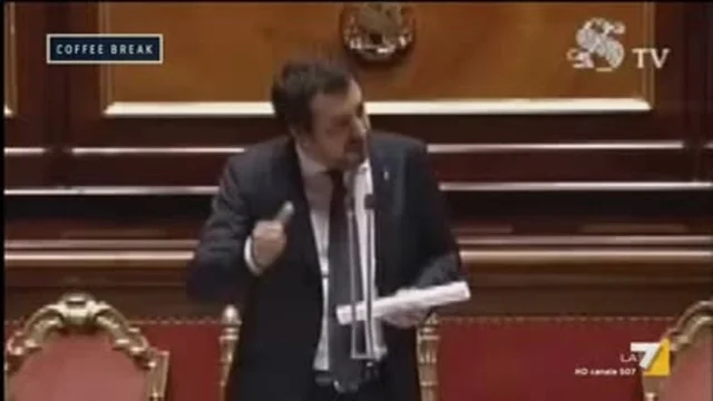 Resta alto lo scontro tra l'Italia e la Francia, Mattarella sembra appoggiare la posizione del Governo Conte