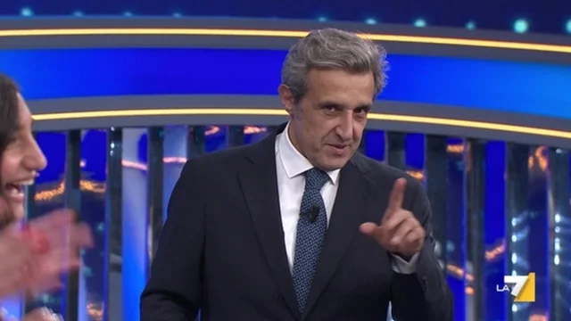 La concorrente ammette di aver avuto fantasie erotiche su Flavio Insinna
