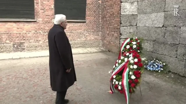Mattarella in visita ad Auschwitz: "Un crimine che non può conoscere né oblio né perdono"