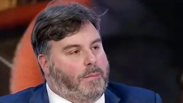 Crisi governo, Nobili di Italia Viva: "Misero rispondere con hashtag di Casalino"