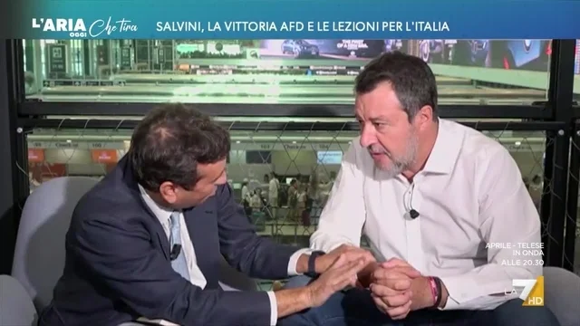Dieci minuti di "carezze" tra David Parenzo e Matteo Salvini
