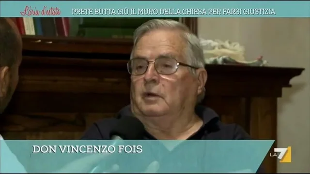 Prete butta giù il muro della chiesa per farsi giustizia