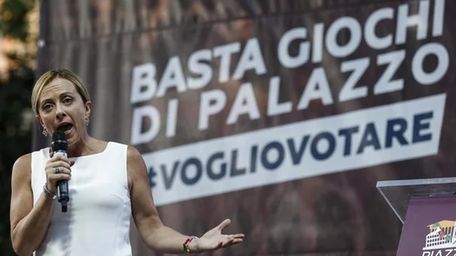 Giorgia Meloni cade sul congiuntivo: il video