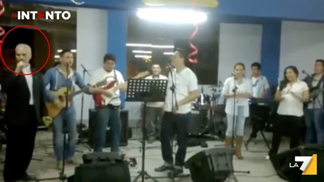 Papa Leone XIV e quel karaoke a Chiclayo durante una cena di Natale
