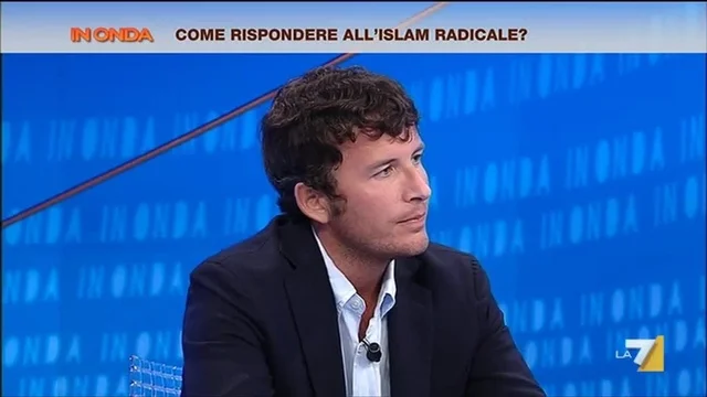 Diego Fusaro: 'I bombardamenti sono opere di terrorismo a tutti gli effetti, anche se li chiamano interventi umanitari'