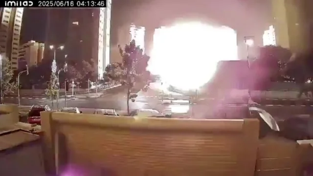Israele, missile iraniano colpisce la città di Petah Tikva: quattro morti. Il video