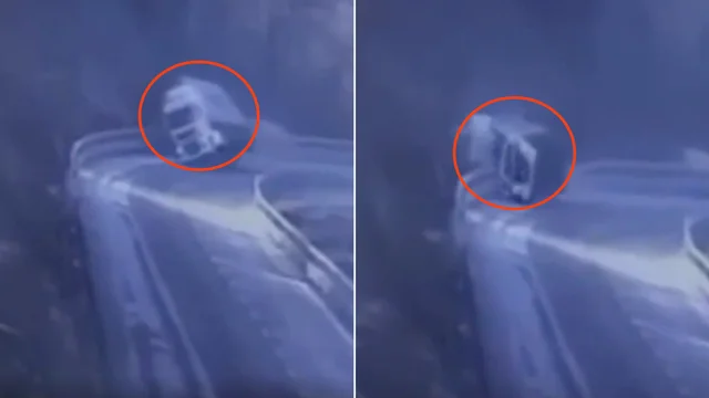 Camion precipita dal viadotto: il video shock