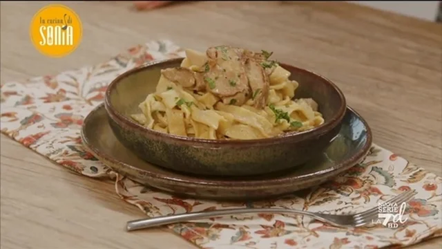 Tagliatelle speck e funghi porcini