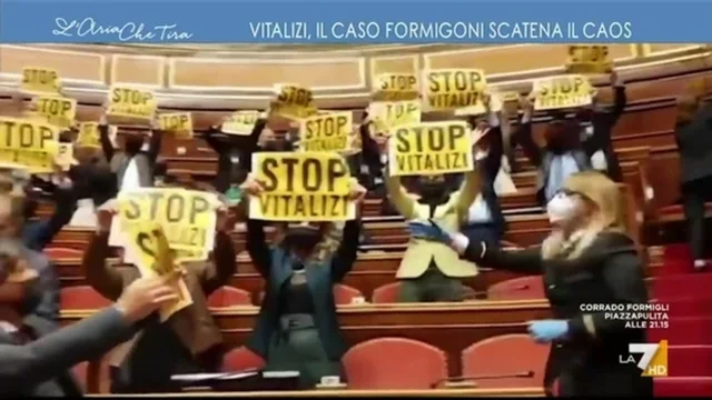 Vitalizi, il caso Formigoni scatena il caos