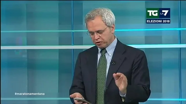 Enrico Mentana legge un messaggio di Giacomo Poretti: 'Il giorno del mio trionfo. Tafazzi'
