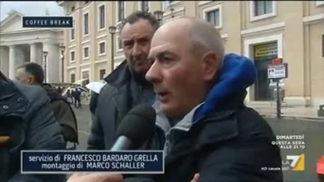 Città del Vaticano, l'appello a Papa Francesco dei lavoratori lasciati a casa