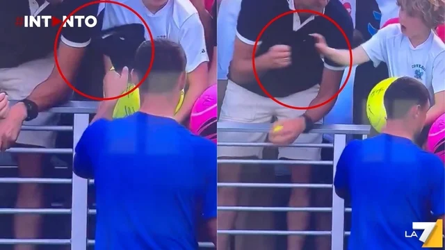 US Open, Kamil Majchrzak regala un cappello a un bambino, ma un adulto lo ruba