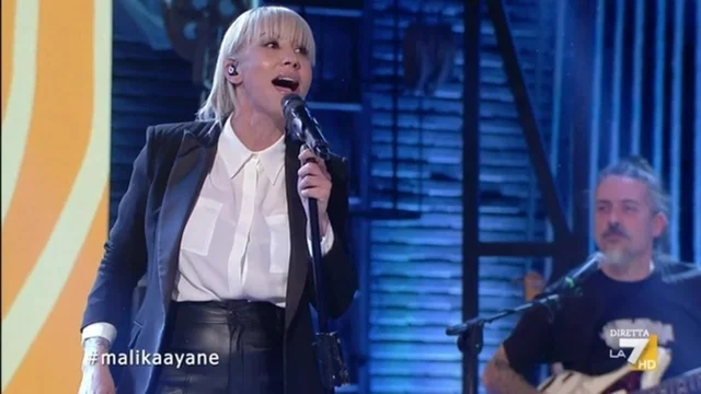 Malika Ayane a Propaganda Live canta "Ti piaci così"