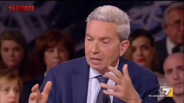 Padellaro: ‘pensiamo che dal benzinaio la gente parli del caso Siri o della benzina a 2 euro?’