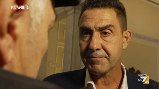 Livorno, il summit della “remigrazione” ospita Vannacci: l’estrema destra europea rilancia le deportazioni
