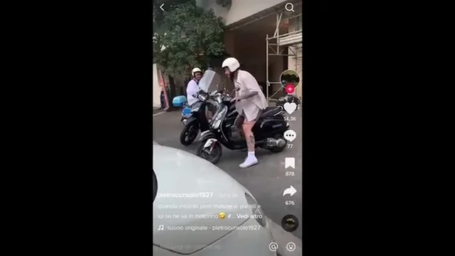 Roma, Post Malone in Vespa nel quartiere Parioli