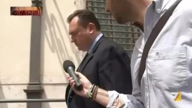 LEGA, L'ON. FOGLIATO ROMPE LA NOSTRA TELECAMERA