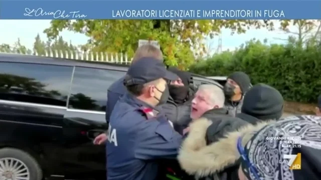 Lavoratori licenziati e imprenditori in fuga