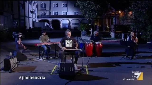 La #propagandaorkestra suona Jimi Hendrix dal vivo a Propaganda Live