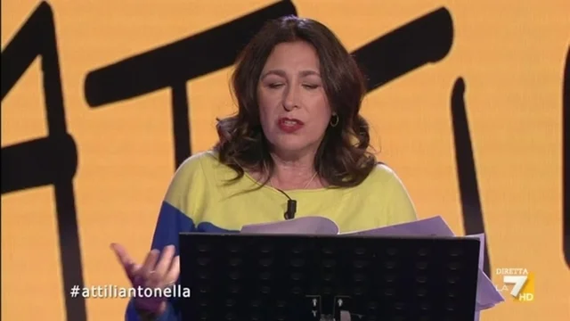 Il monologo di Antonella Attili: "Fasciofobia"