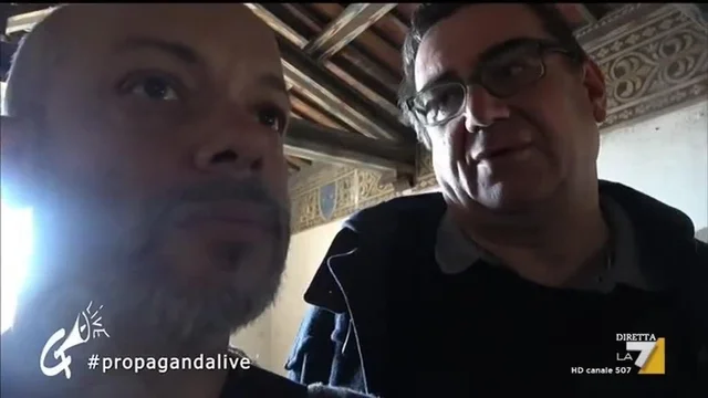 Propaganda Live - Il lavoro di don Biancalani che accoglie i migranti nella sua canonica