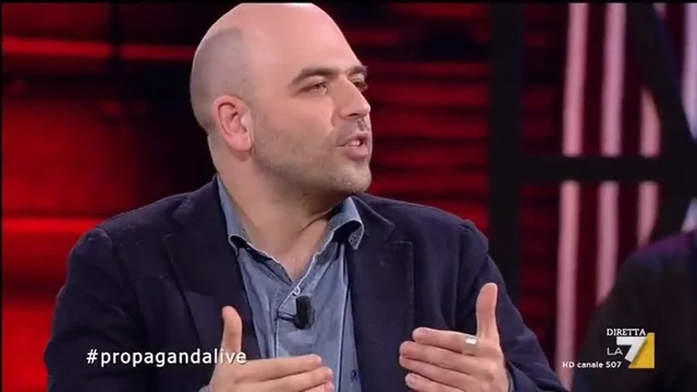 Saviano: 'Dire 'votami perché avrai una pistola' vuol dire che lo Stato ha fallito'